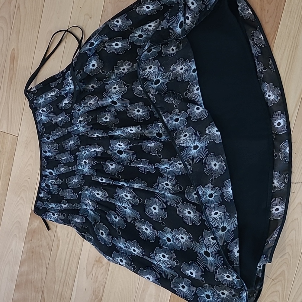 Skirt ruching at thé waist flowy